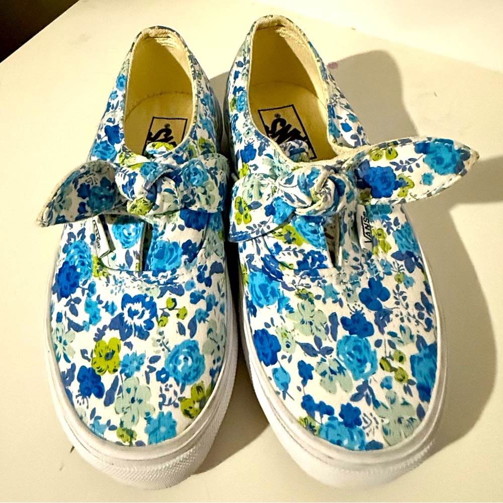 Vans Slip On w/ Velcro bow